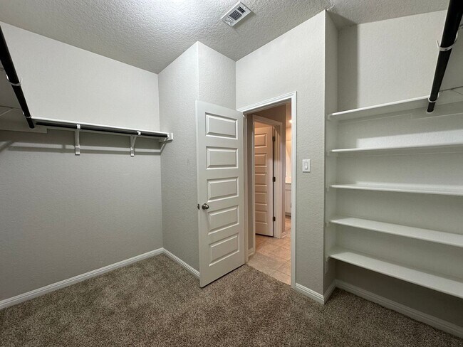 Building Photo - Beautiful 3bd/2ba in Meyers Landing Subdivision