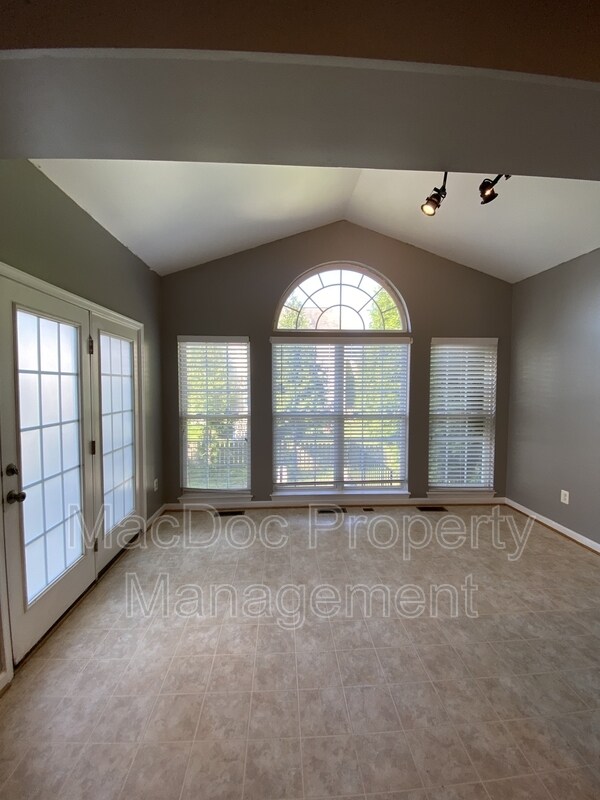 Building Photo - 5619 Joshua Tree Cir