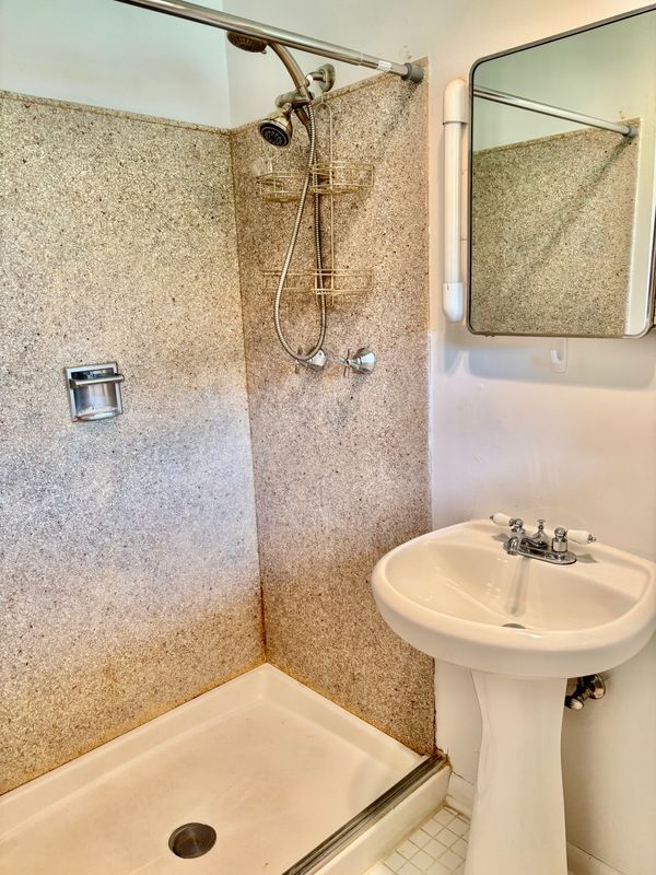 Building Photo - 2534 Avalon Cir