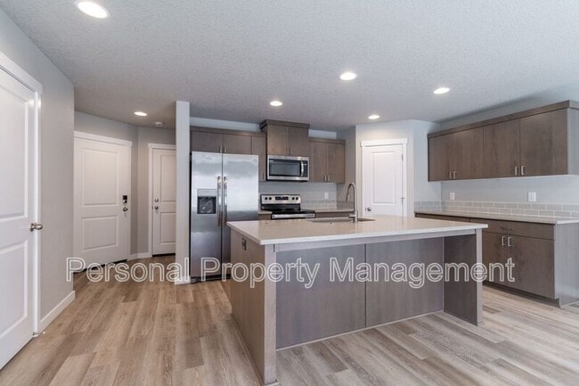 Building Photo - 4803 NE 37th Ct