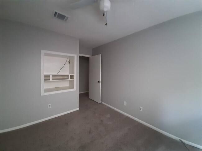 Building Photo - 3511 Dawnwood Dr