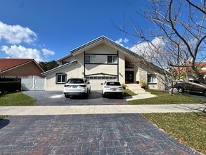 Building Photo - 10710 SW 141st Ave