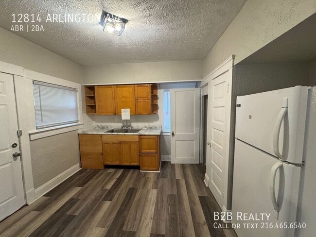 Building Photo - 12814 Arlington Ave