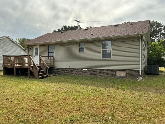 Building Photo - 575 Brady Dr