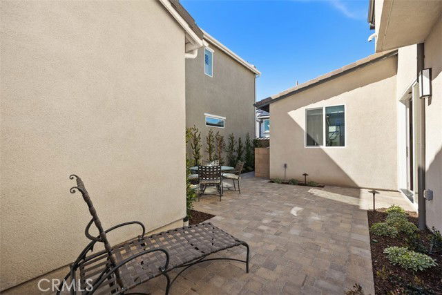 Building Photo - 218 Sora