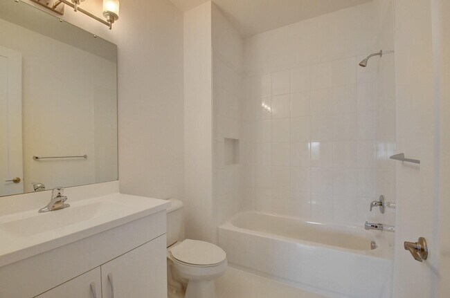 Building Photo - 9632 Highland Pointe Pass