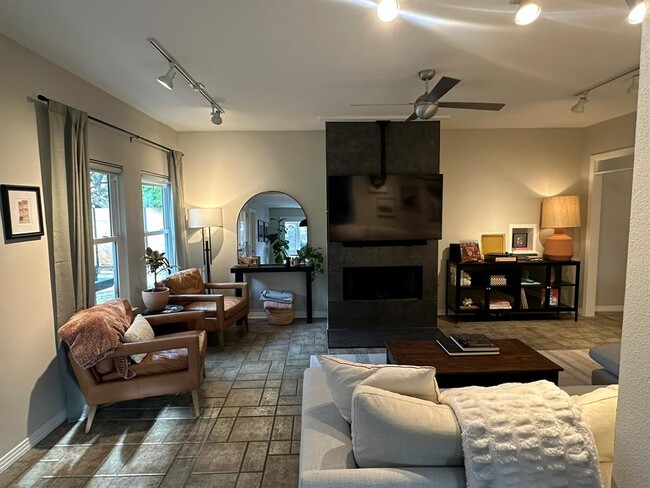 Building Photo - 311 Le Grande Ave