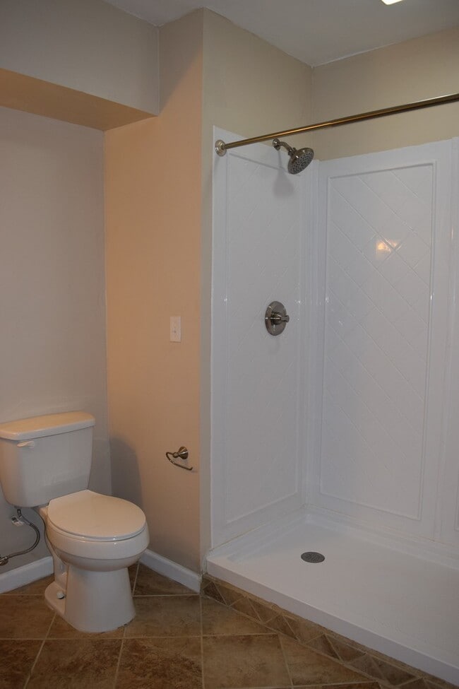 Building Photo - Gorgeous Home Located in Osage Hills Subdivision