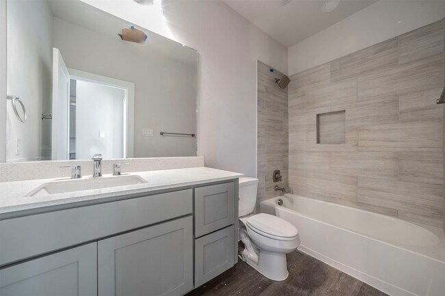 Building Photo - 1617 Mignon Dr