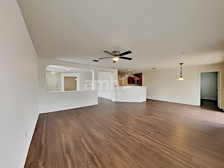 Building Photo - 7100 Avery Rd