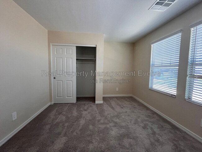 Building Photo - 4617 S 108th Ave