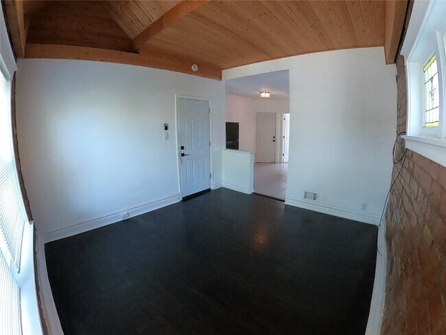 Building Photo - 2126 Maury Ave