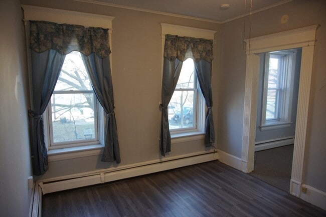 Building Photo - 495 Appleton St