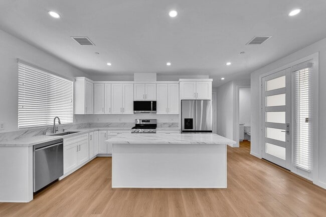 Building Photo - Modern Brand new 5-Bedroom Home for Lease ...