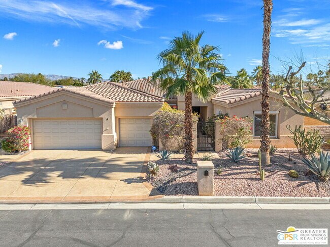 Building Photo - 4 Hillcrest Dr