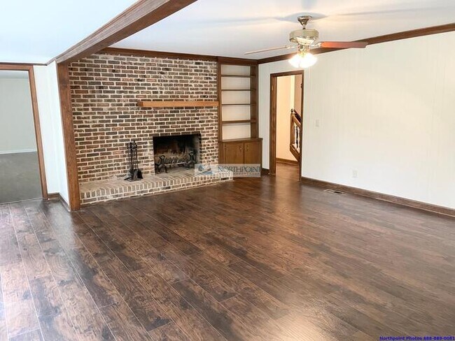 Building Photo - 5BR 3.5BA Stunning Home w/ Kitchen Suite • Garage + Carport in Marietta