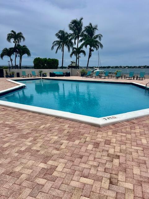 Building Photo - 5200 N Flagler Dr