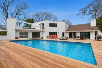 Building Photo - 2 Acorn Path