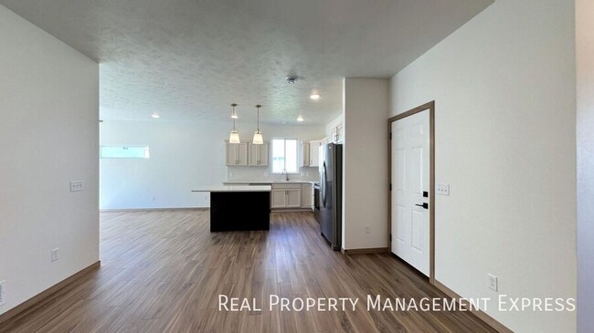 Building Photo - 3513 S Broek Dr
