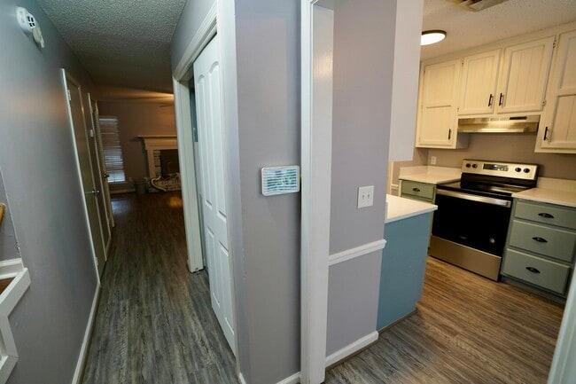 Building Photo - 338 Jamestown Manor Dr