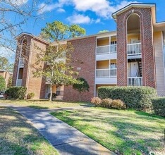 Building Photo - 4246 Villas Dr