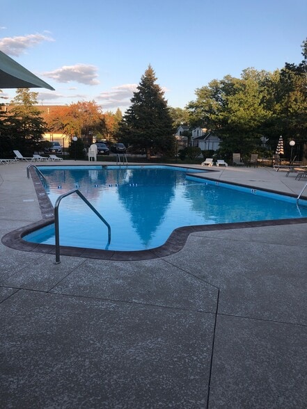 Building Photo - 214 Scarsdale Ct