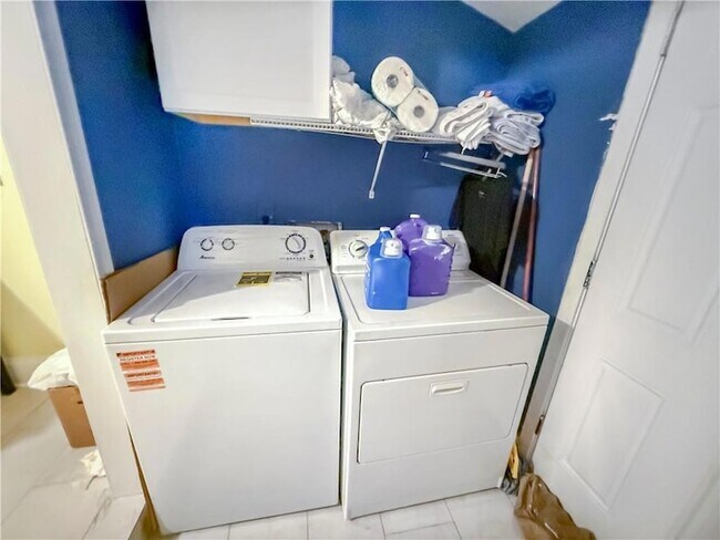 Building Photo - 5721 Royal St