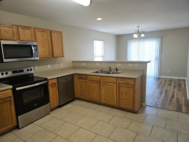 Building Photo - Darling 3br/2ba RANCH!! Avail Now! Near downtown Ral and I-40!!