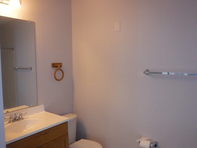 Building Photo - 416 Salem Ave