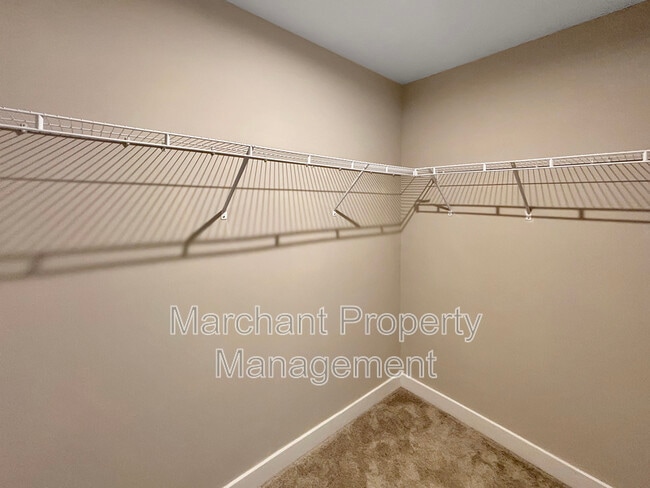 Building Photo - 227 Clearwood Dr