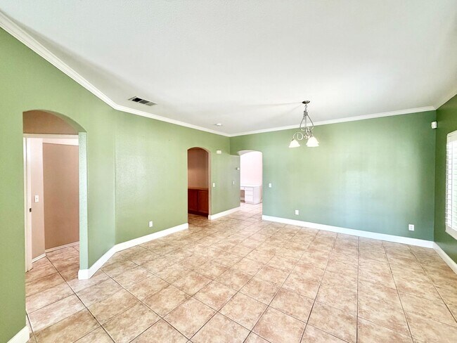 Building Photo - Wonderful 4 bedroom Single Story Murrieta Home (COMING SOON)