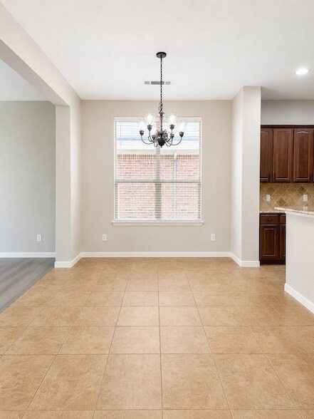 Building Photo - 1501 Toucan Dr