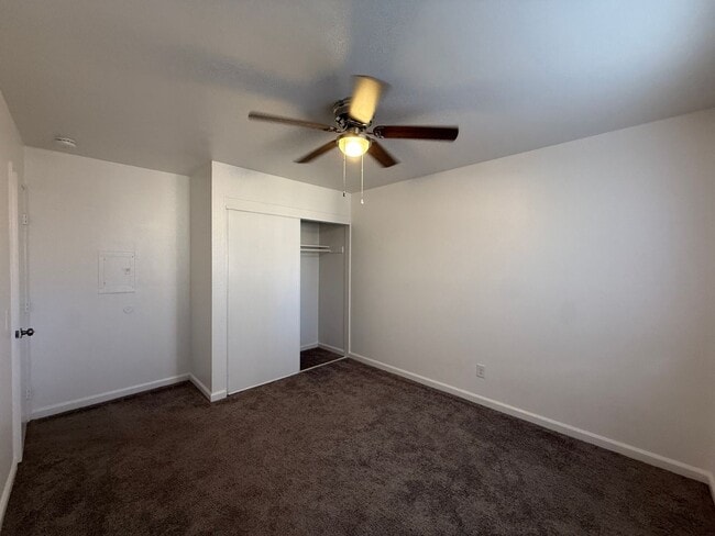 Building Photo - 524 E Ave Q-12