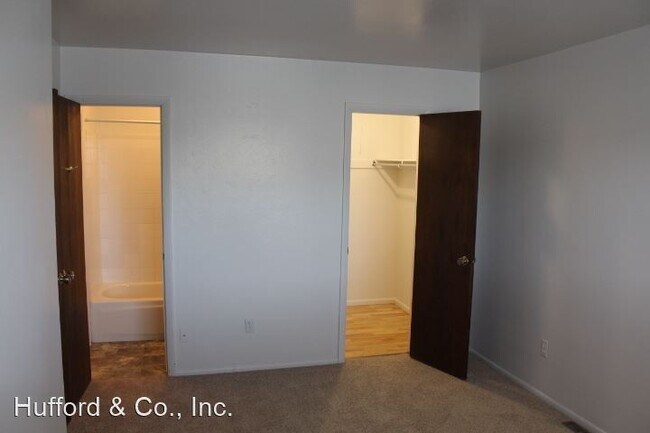 Building Photo - 2 br, 1 bath House - 8759 Chase Drive #174