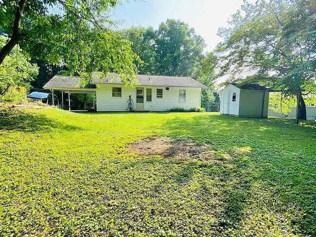 Building Photo - 143 Shenandoah Dr