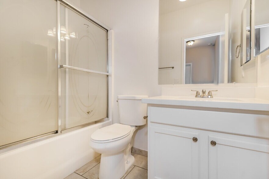 Building Photo - 16812 W Windermere Way