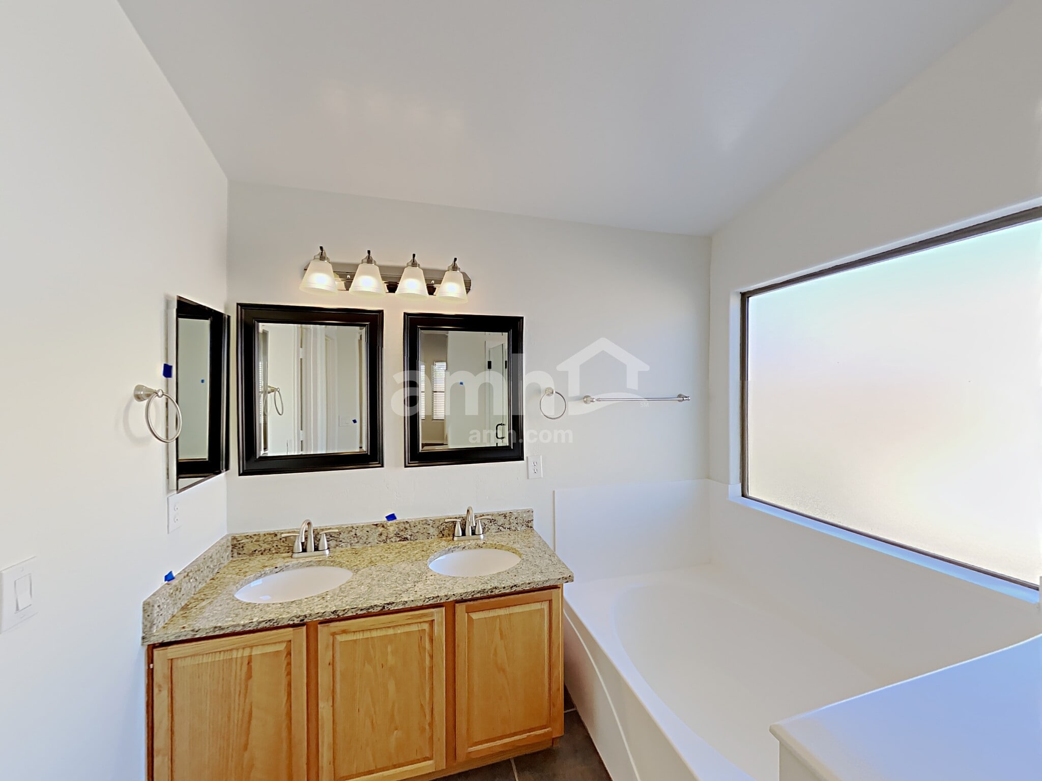 Building Photo - 13732 W Solano Dr