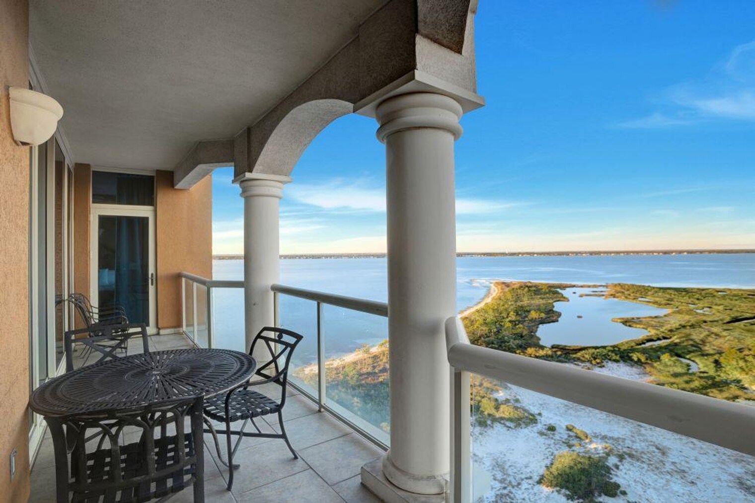 Building Photo - 2 Portofino Dr