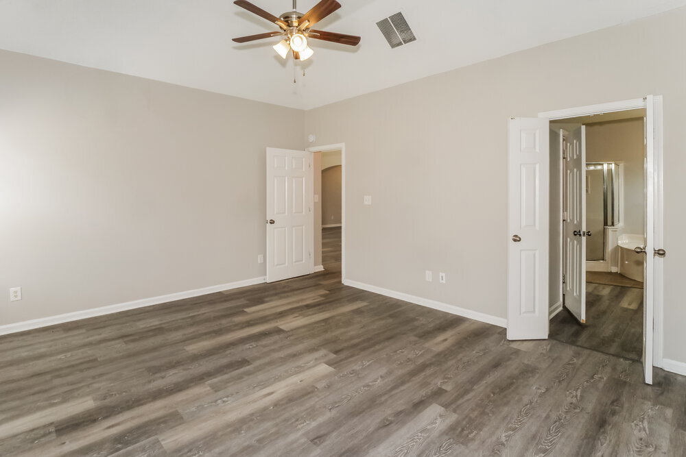 Building Photo - 1043 Averett Cove