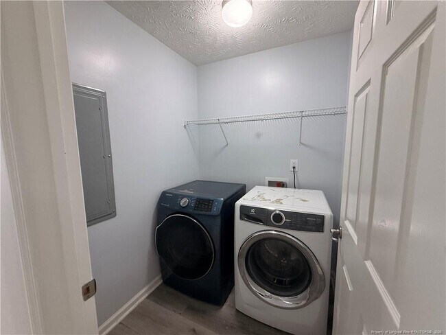 Building Photo - 3342 Harbour Pointe Pl