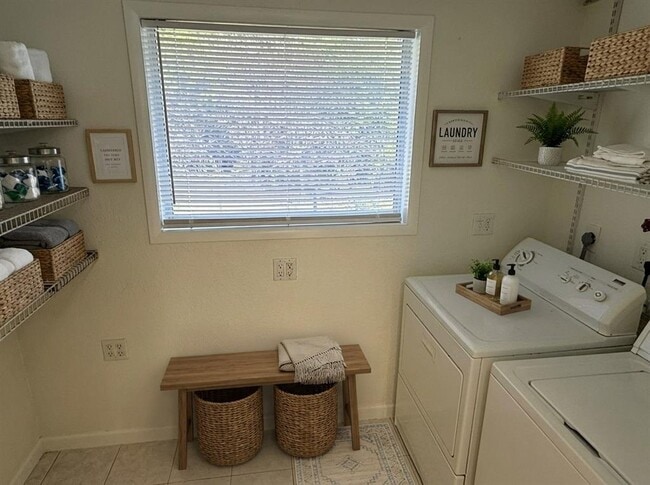 Building Photo - 11705 Cherokee St