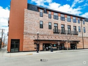 Building Photo - Beautiful 2 Bed/ 2 Bath unit in Montgomery...
