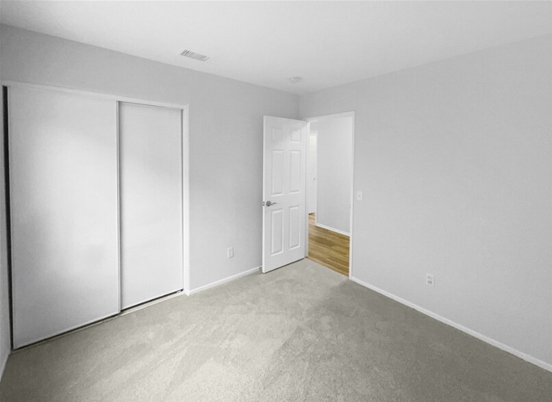 Building Photo - 758 Hillview St