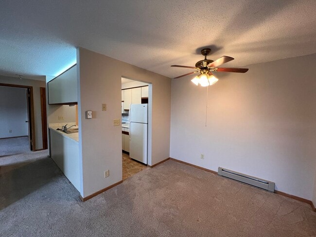 Building Photo - 802 Benton Dr