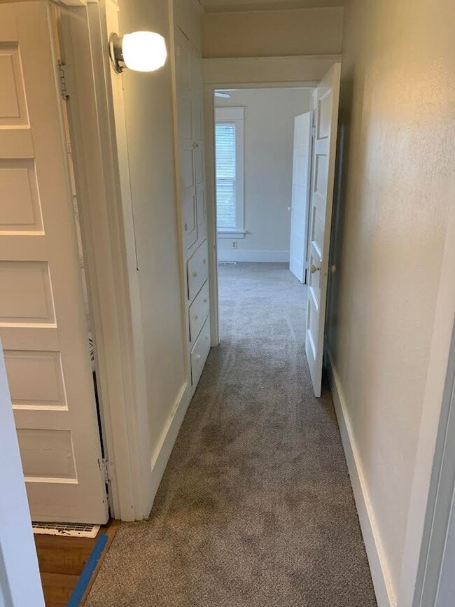 Building Photo - Recently Updated