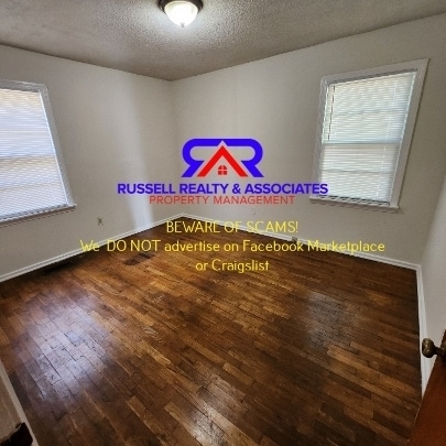 Building Photo - One Level Home with all Hardwoods!!