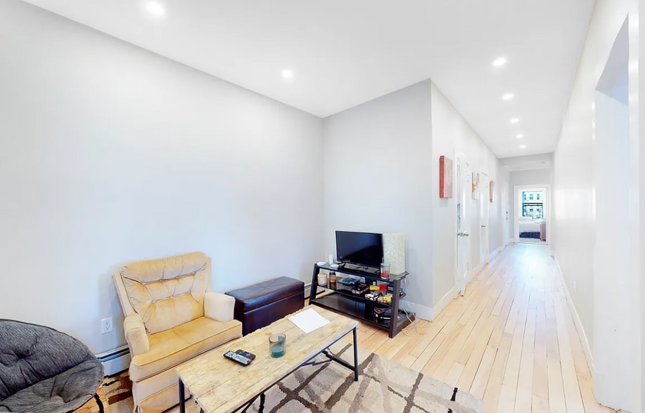 Building Photo - 1284 Commonwealth Ave