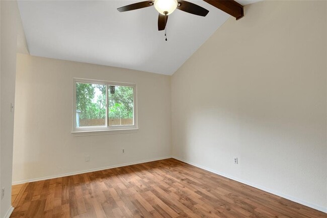 Building Photo - 616 Russet Valley Dr