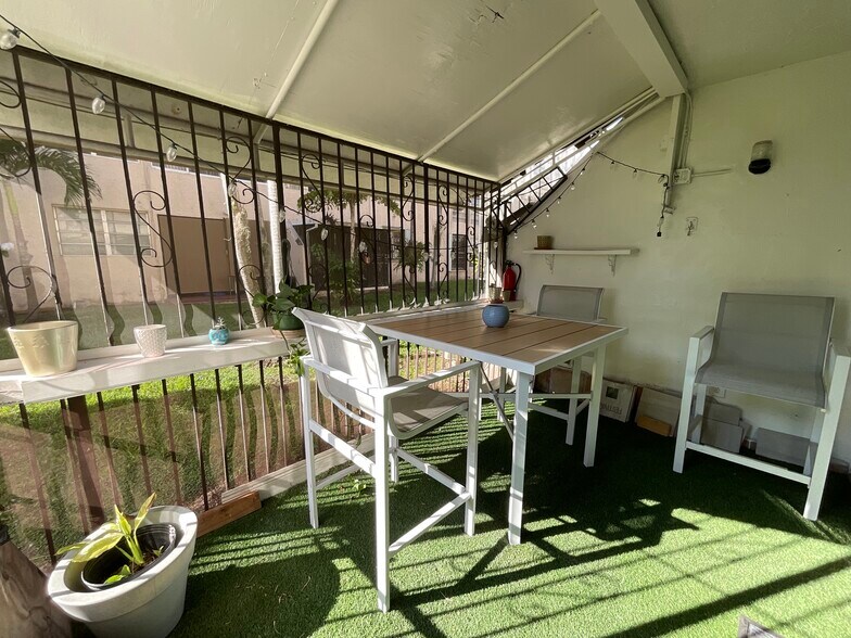 Building Photo - 820 NW 87th Ave