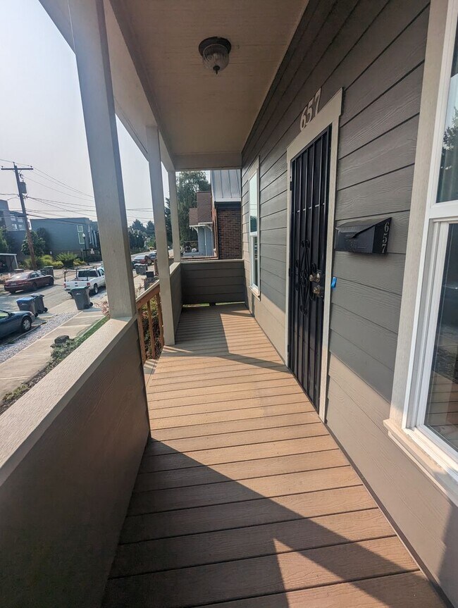 Building Photo - Charming 3-Bedroom Bremerton Home